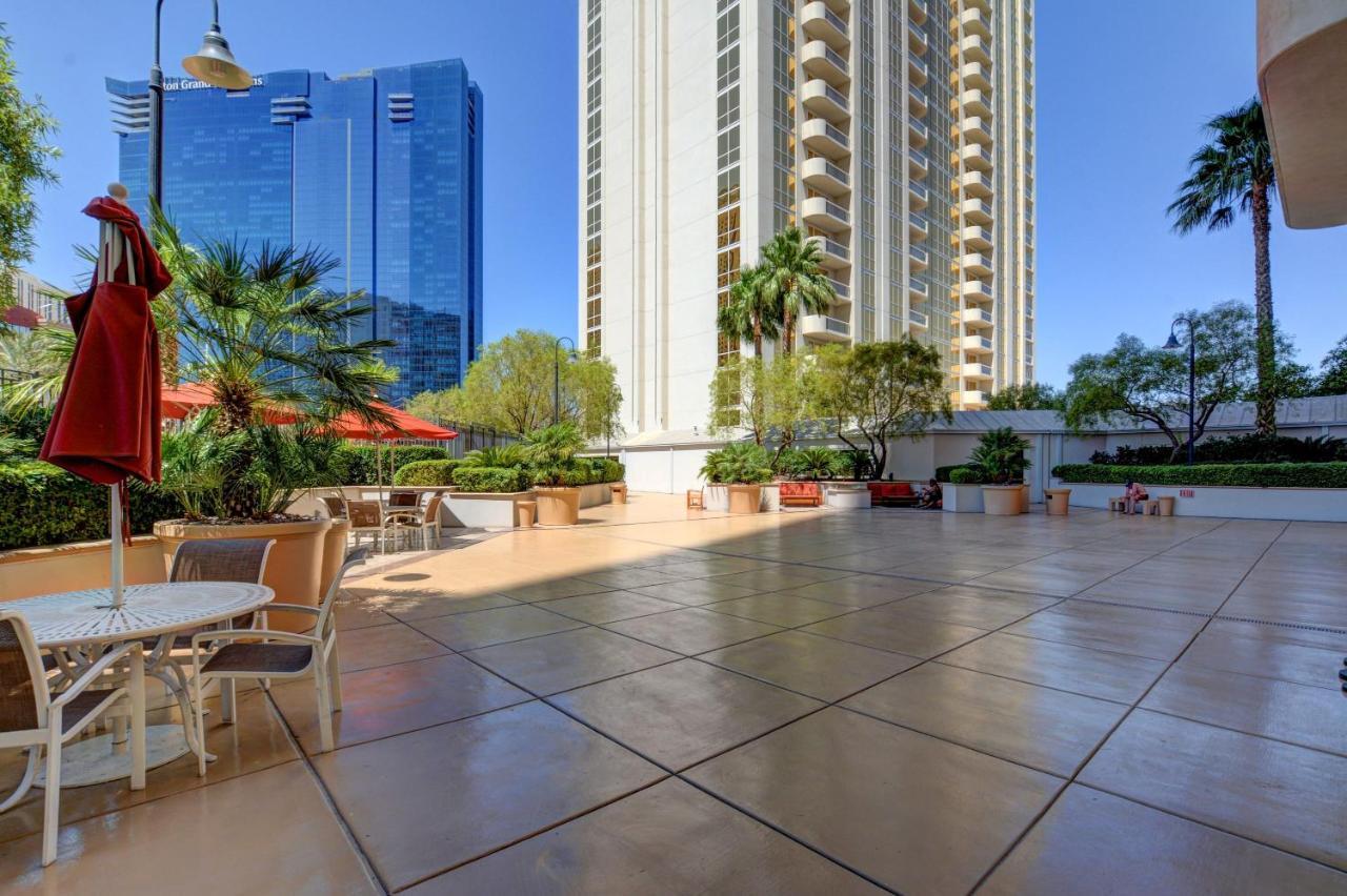 Mgm Signature-22-703 Strip View Jacuzzi Studio Лас-Вегас Экстерьер фото